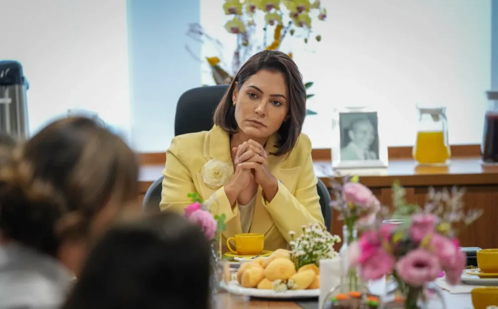 Michelle se posiciona após falas de Flávio, Carlos e Eduardo