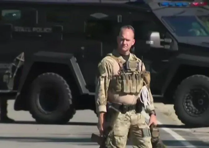 Professor da USP que atirou perto de sinagoga é preso nos EUA